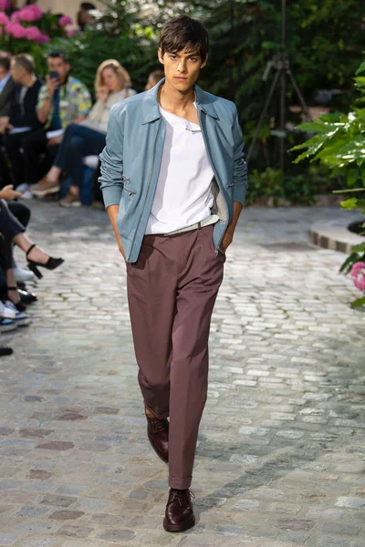 Look 5